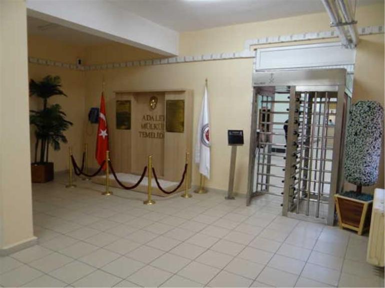 Cezaevinde babasının öldüresiye dövdüğü kızın durumu iyiye gidiyor