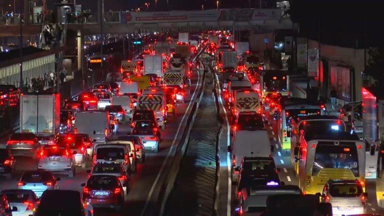 İstanbulda trafik yoğunluğu yüzde 83e ulaştı