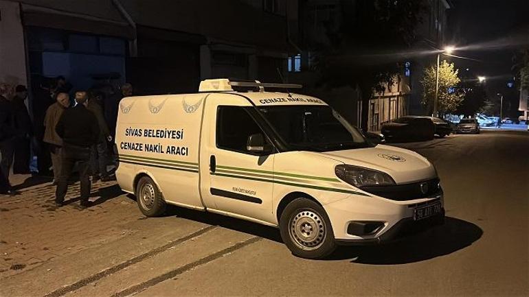 Garajda otomobilin içinde ölü bulundu