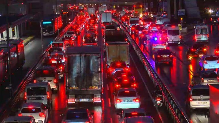 İstanbulda trafik yoğunluğu yüzde 90a ulaştı