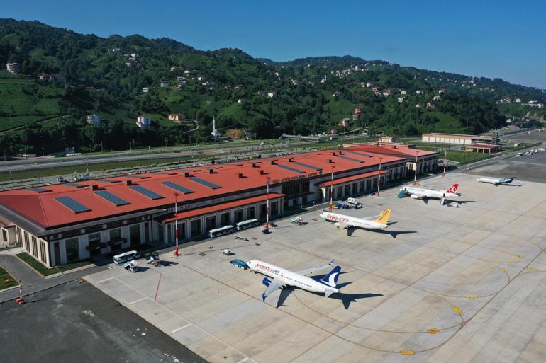 Bakan Uraloğlu: Havalimanlarımız, 10 ayda 211 milyon 240 bin 360 yolcuya hizmet verdi