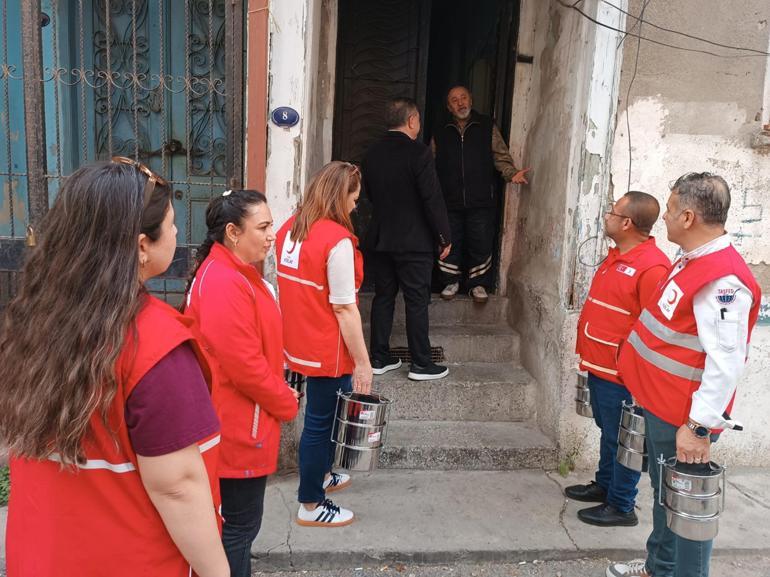 Kızılay çalışanının tabanca ile vurulduğu bölgede yemek dağıtımı yapıldı