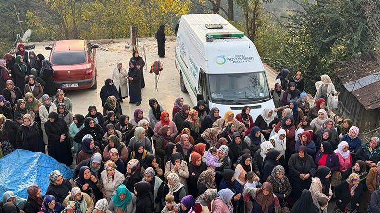 Taş ocağındaki göçükte yaşamını yitiren operatör, toprağa verildi