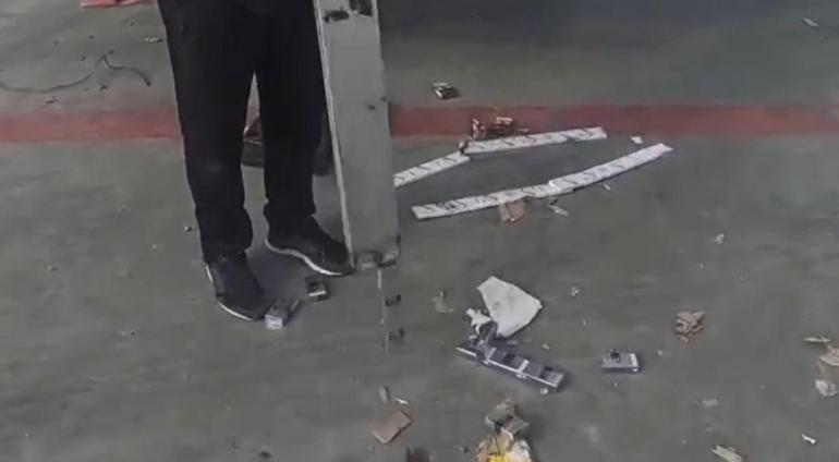 Preslenmiş atık kağıtların arasında kaçak sigara taşıyan 2 şüpheli yakalandı