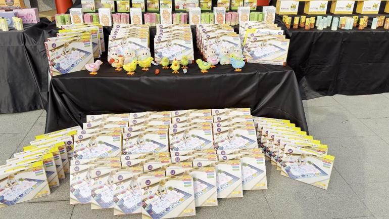 Fatih’te 2 depoya yapılan operasyonda 50 milyon lira değerinde kaçak oyuncak ele geçirildi