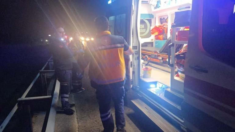 Kendiliğinden yola çıkan otomobil, yolcu otobüsüyle çarpıştı