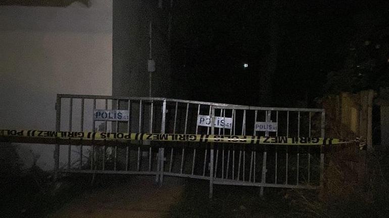 Gebze’de kolonlarında çatlak oluşan 2 katlı binadaki 3 aile tahliye edildi