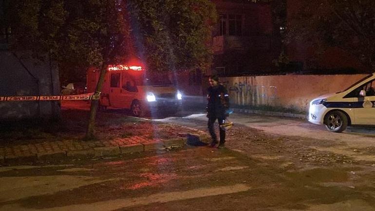 Gebze’de kolonlarında çatlak oluşan 2 katlı binadaki 3 aile tahliye edildi