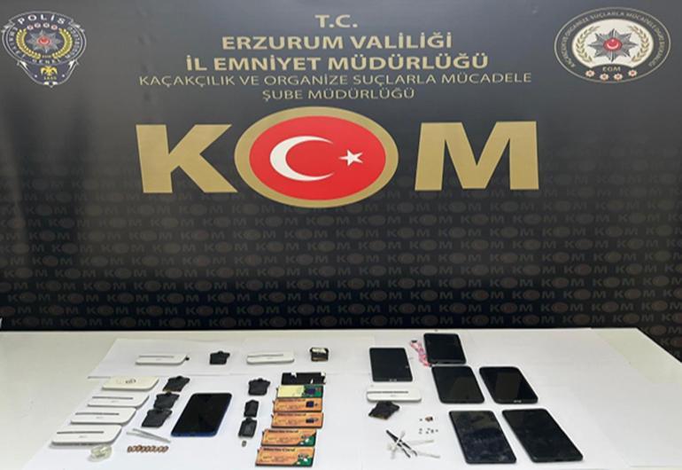 Ehliyet sınavında kopya düzenekleri ile yakalandılar; 3 tutuklama