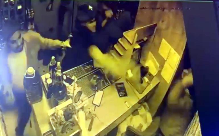 Büfe işletmecisi demir çubukla darbedildi; 4 tutuklama