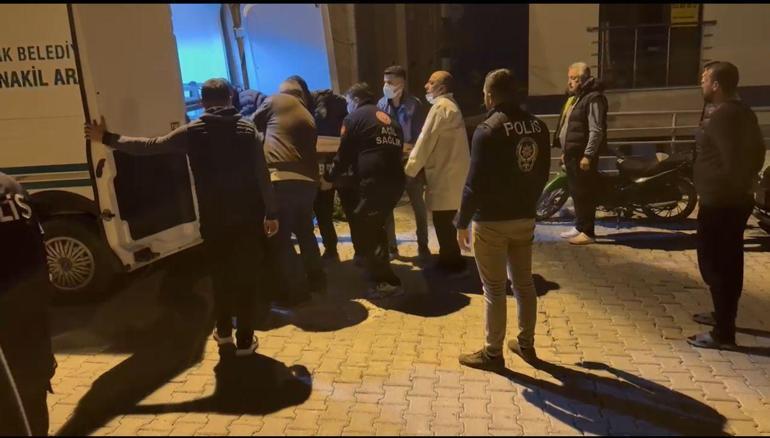 Evinde ölü bulundu; vücudunda bıçak kesileri tespit edildi