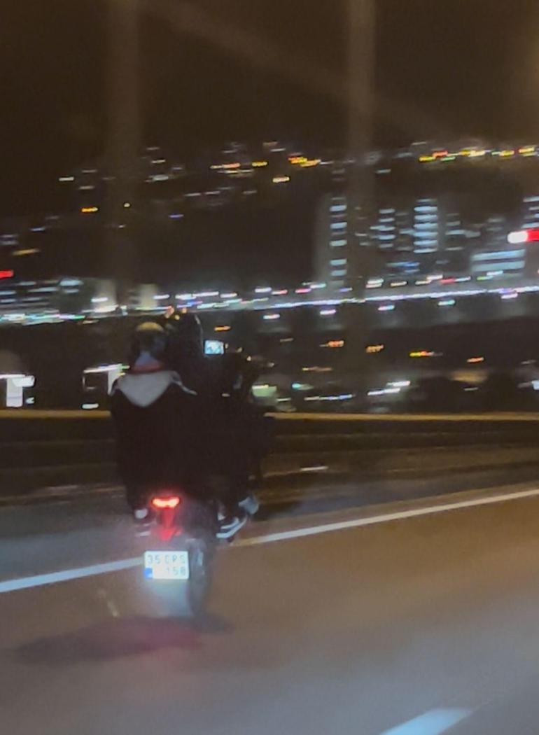İzmir’de 2 motosikletlinin tek teker üzerinde tehlikeli yolculuğu kamerada