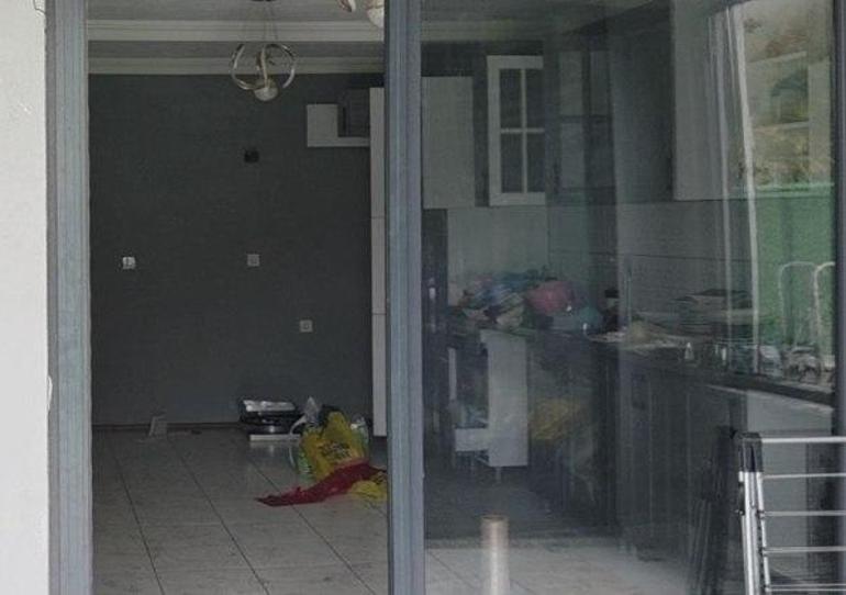 Çatalcada Sinemin bıçaklanarak öldürüldüğü villa yıkıldı