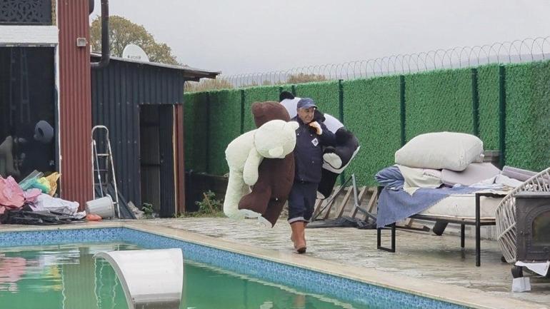 Çatalcada Sinemin bıçaklanarak öldürüldüğü villa yıkıldı