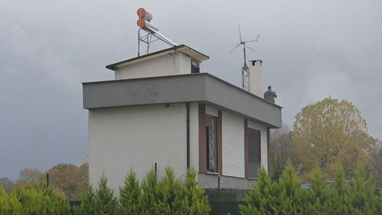 Çatalcada Sinemin bıçaklanarak öldürüldüğü villa yıkıldı