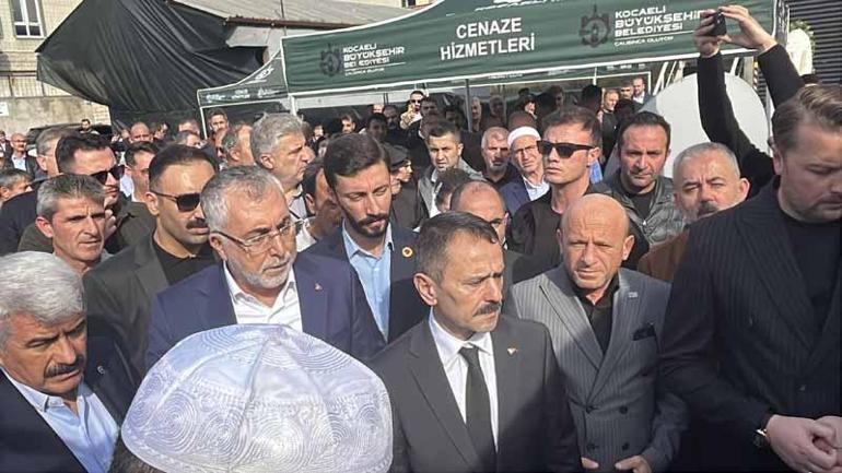 Kozmetik fabrikasındaki yangında ölen 6 kişi toprağa verildi