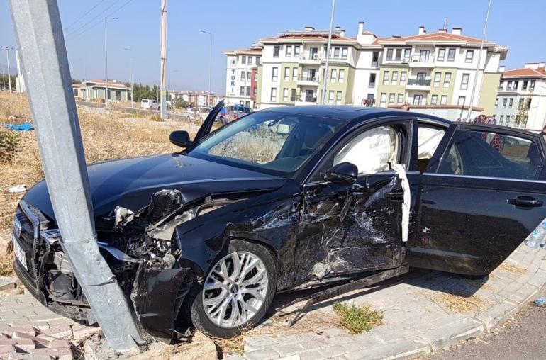 Gaziantep’te iki otomobil çarpıştı: 4 yaralı