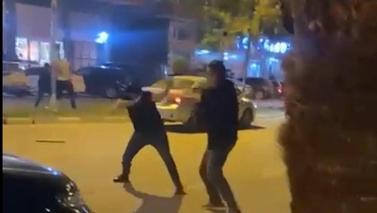 Şanlıurfada kardeşler arası bıçaklı kavgada 4 kişi yaralandı; olay anı kamerada