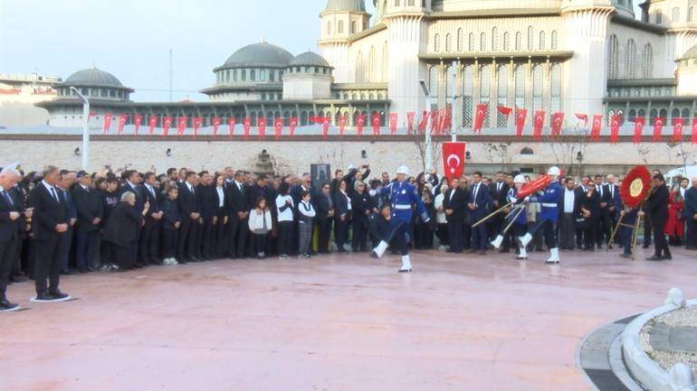 Taksim Meydanında Atatürkü anma töreni