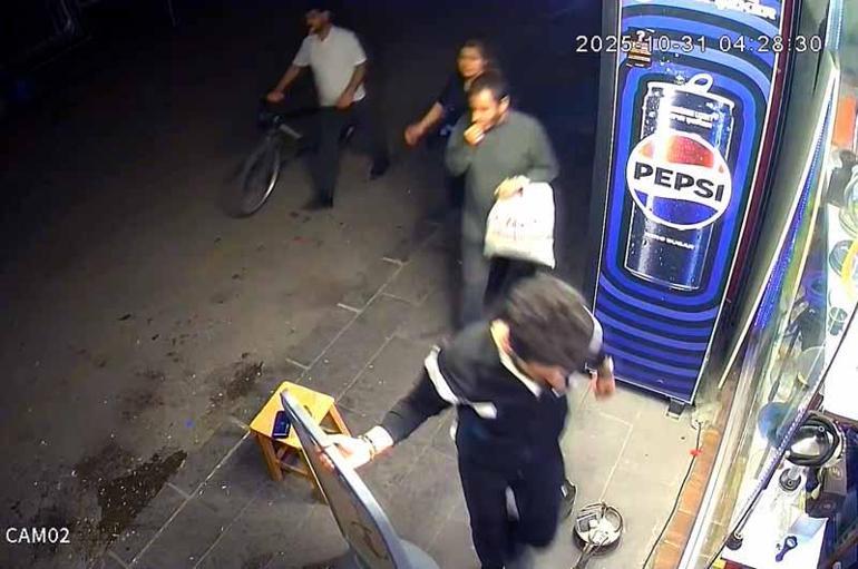 Çekirdek çitlerken taburenin üzerinde gördüğü telefonu çaldı, ‘şeytana uydum’ dedi