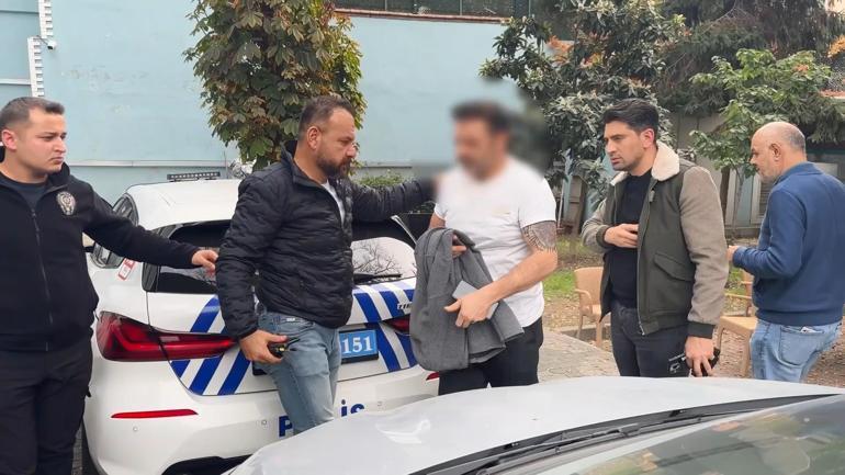 TV binasına silahla girdi; özür dilenmesini istedi