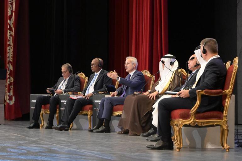 Bakan Uraloğlu, Mısır’da Türkiye’nin ulaştırma vizyonunu anlattı