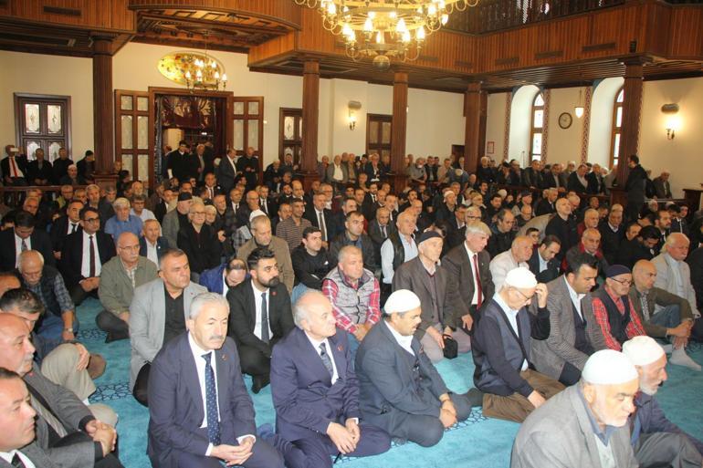 Kocaelide camilerde Atatürk için mevlit okutuldu