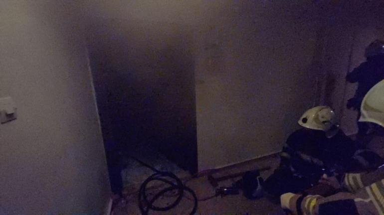 2nci kattaki ev, yangında zarar gördü