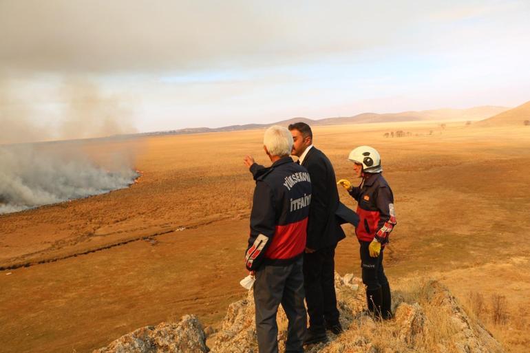 Nehil Sazlığındaki yangın söndürüldü