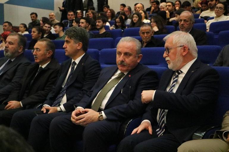 Şentop: Üniversiteyi bitirmiş olma aşamasının önemsenmesi evlenme yaşını yukarı taşıyor