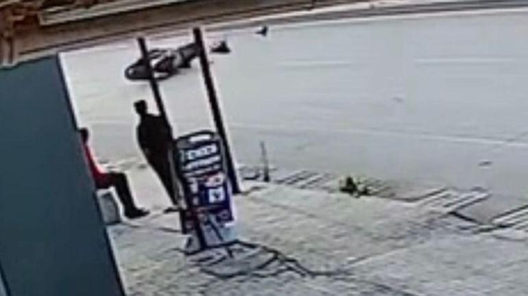Köpeğe çarpmamak için motosikleti devirerek yaralandı; kaza anı kamerada