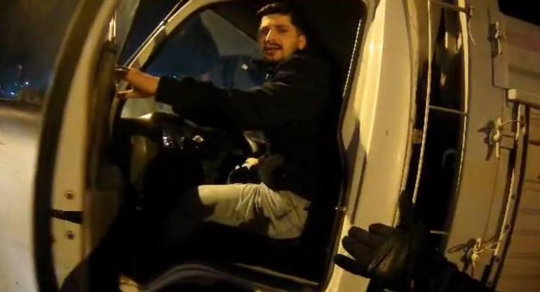 Arnavutköyde canım sıkkın diyen kamyonet şoförü, motosikletliyi darbetti