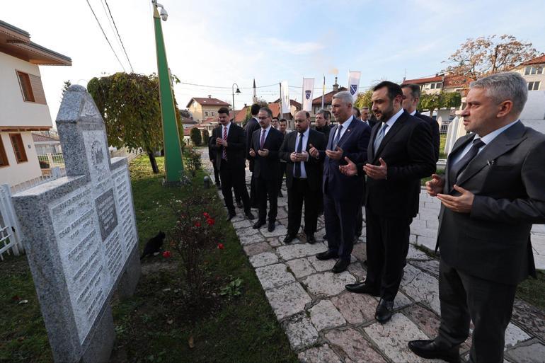 Bakan Bolat, Uluslararası Bosna Üniversitesi’nde öğrencilerle bir araya geldi