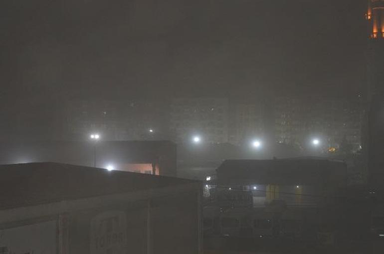 Mardin’de fırtınada motosikleti devrilen kurye yaralandı