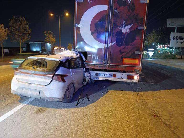 TIRa arkadan çarpan otomobil sürücüsü yaralandı