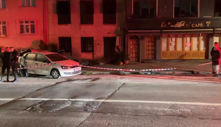Üsküdar’da otomobil duvara çarptı: 1i ağır 2 yaralı