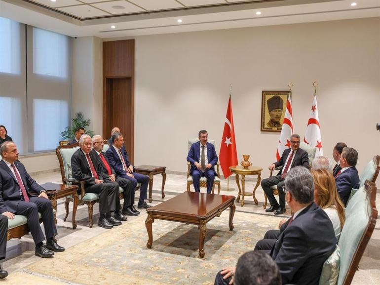 CHP Genel Başkanı Özel, KKTCde düzenlenen törenlere katıldı