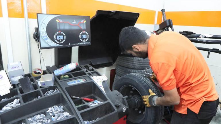 Lastikçilerde Kış Lastiği Yoğunluğu Yaşanıyor