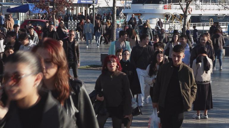 İstanbul’da ara tatil biterken güneşli havayı fırsat bilenler sahilleri doldurdu