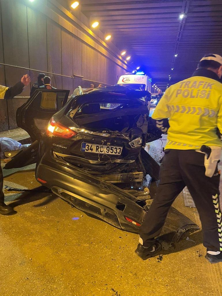 Karşı şeride geçen cip, kamyonet ile kafa kafaya çarpıştı; 2 ölü, 1 yaralı