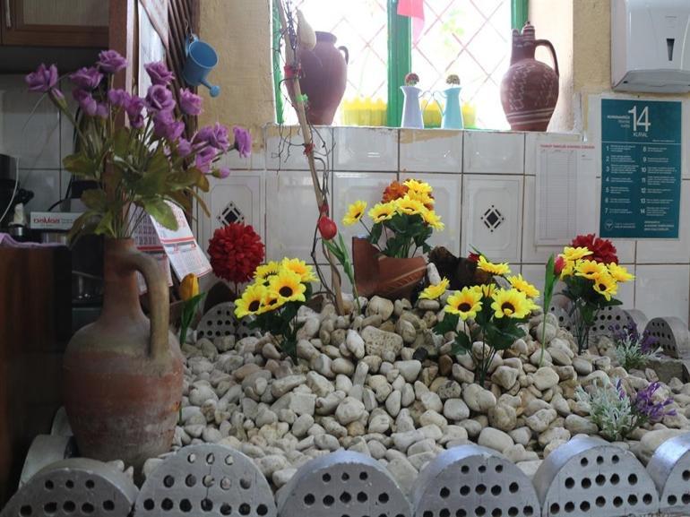 Pide salonundaki isimsiz mezar şaşırtıyor