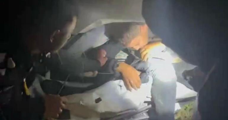 Hatay’da polisten kaçarken kazaya yapan otomobilde 9 kaçak göçmen yakalandı