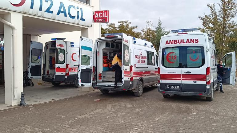 Adıyamanda otomobil şarampole devrildi: 5 yaralı