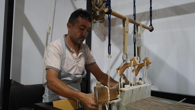 Şal-şepik kumaşını hazırlamak için 12 bin adım atıyorlar