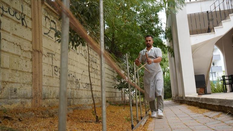 Şal-şepik kumaşını hazırlamak için 12 bin adım atıyorlar