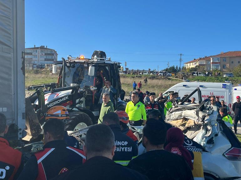 Otomobil, TIRa arkadan çarptı; öğretmen öldü