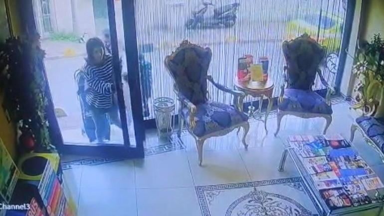 Fatihte zehirlenen Böcek ailesinin otele giriş görüntüleri ortaya çıktı