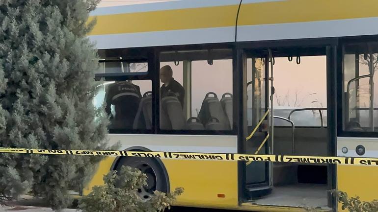 Belediye otobüsünde, eşinin gözü önünde bıçaklanan genç öldü