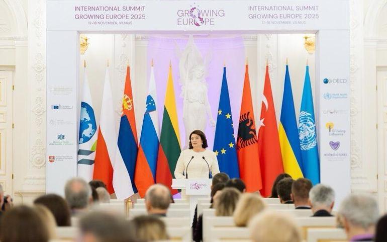 Emine Erdoğan: Aile kurumunun temellerinin zayıfladığı bir toplum geleceğe güvenle bakamaz