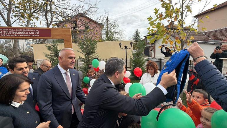 Naim Süleymanoğlunun müzeye dönüştürülen evi, Bulgaristanda törenle açıldı